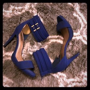 Single strap heel!